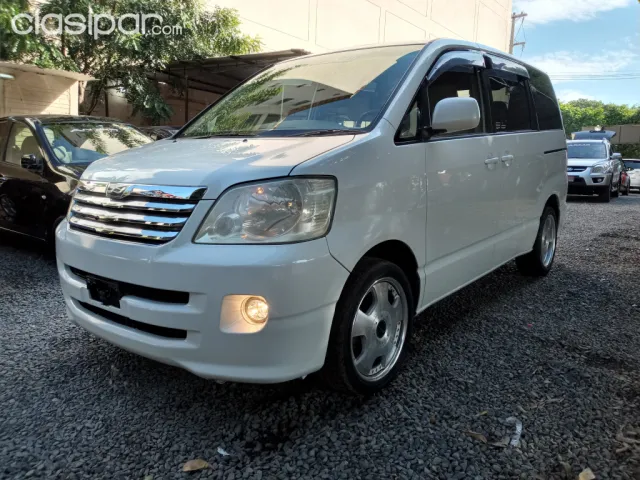 Toyota Noah 2003 — foto 4