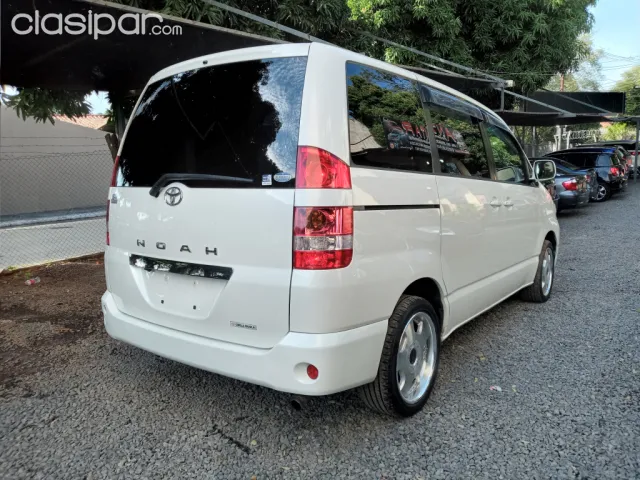 Toyota Noah 2003 — foto 7