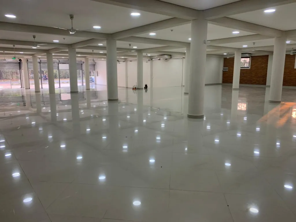 ALQUILO AMPLIO SALÓN‼️ COD 0200 📍Areguá (Caacupemi) — foto 3