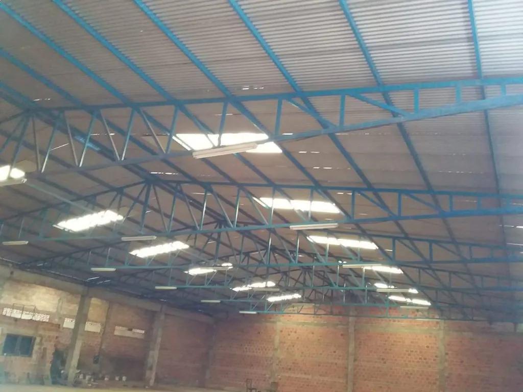 Nave de 700m2 en zona comercial — foto 2