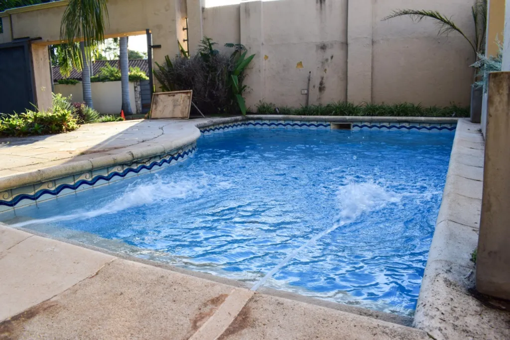 VENDO CASA CON AMPLIO TERRENO EN MARISCAL ESTIGARRIBIA — foto 2