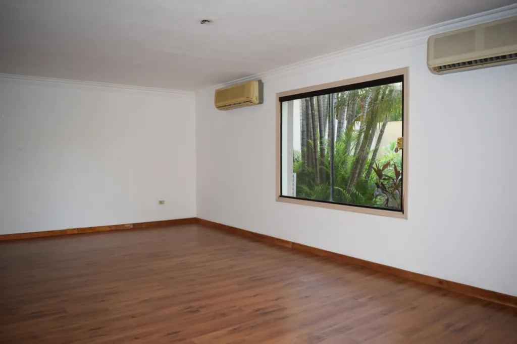 VENDO CASA CON AMPLIO TERRENO EN MARISCAL ESTIGARRIBIA — foto 3