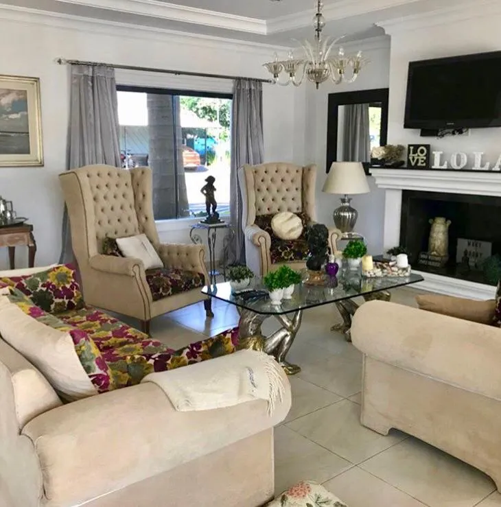 VENDO ESPECTACULAR RESIDENCIA EN BARRIO CERRADO ZONA AEROPUERTO‼️ — foto 2