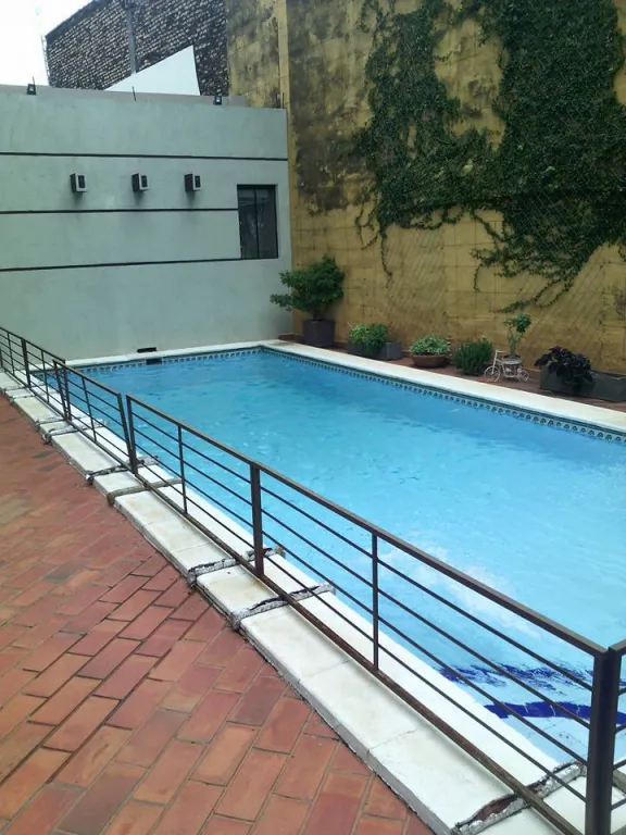 VENDO RESIDENCIA EN BARRIO LAS MERCEDES ASUNCION PARAGUAY ZONA AVENIDA COD 1645 — foto 2