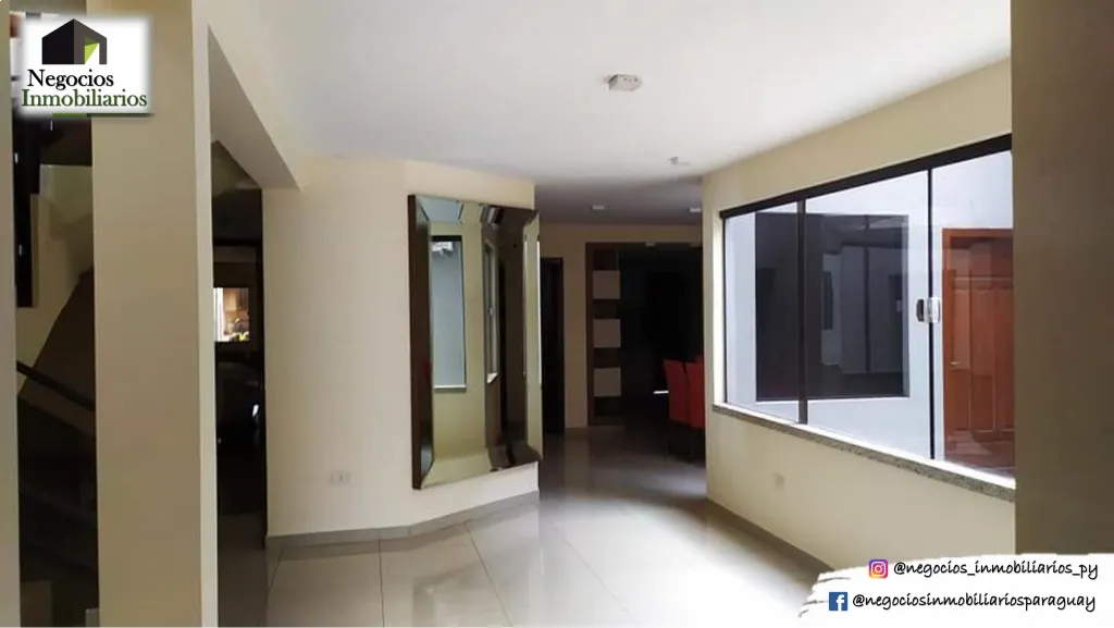 RESIDENCIA EN MCAL. ESTIGARRIBIA 5 HABITACIONES + HAB. DE SERVICIO + PISCINA — foto 3