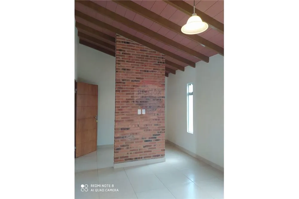 VENDO DUPLEX EN EL CENTRO DE LUQUE - PRIMER BARRIO — foto 3