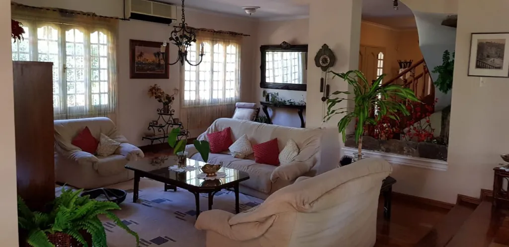 VENDO RESIDENCIA AMOBLADA EN ASUNCION BARRIO YKUA SATI ZONA PASEO LA GALERIA COD 2477 — foto 2