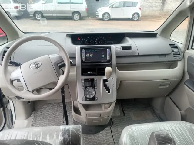 Toyota Noah 2005 — foto 5