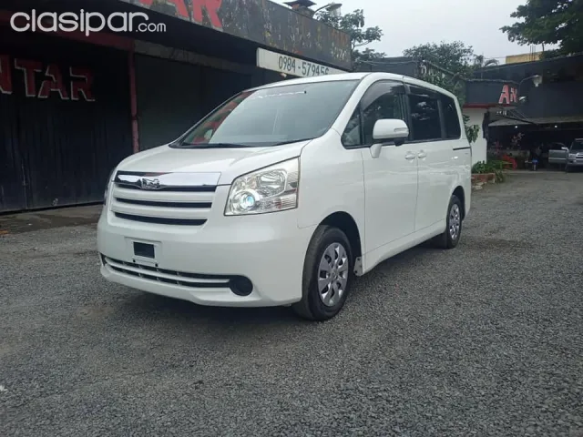 Toyota Noah 2005 - foto 8