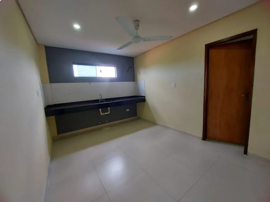 Se Alquila Departamento de 3 Dormitorios y 2 cocheras en San Vicente — foto 3