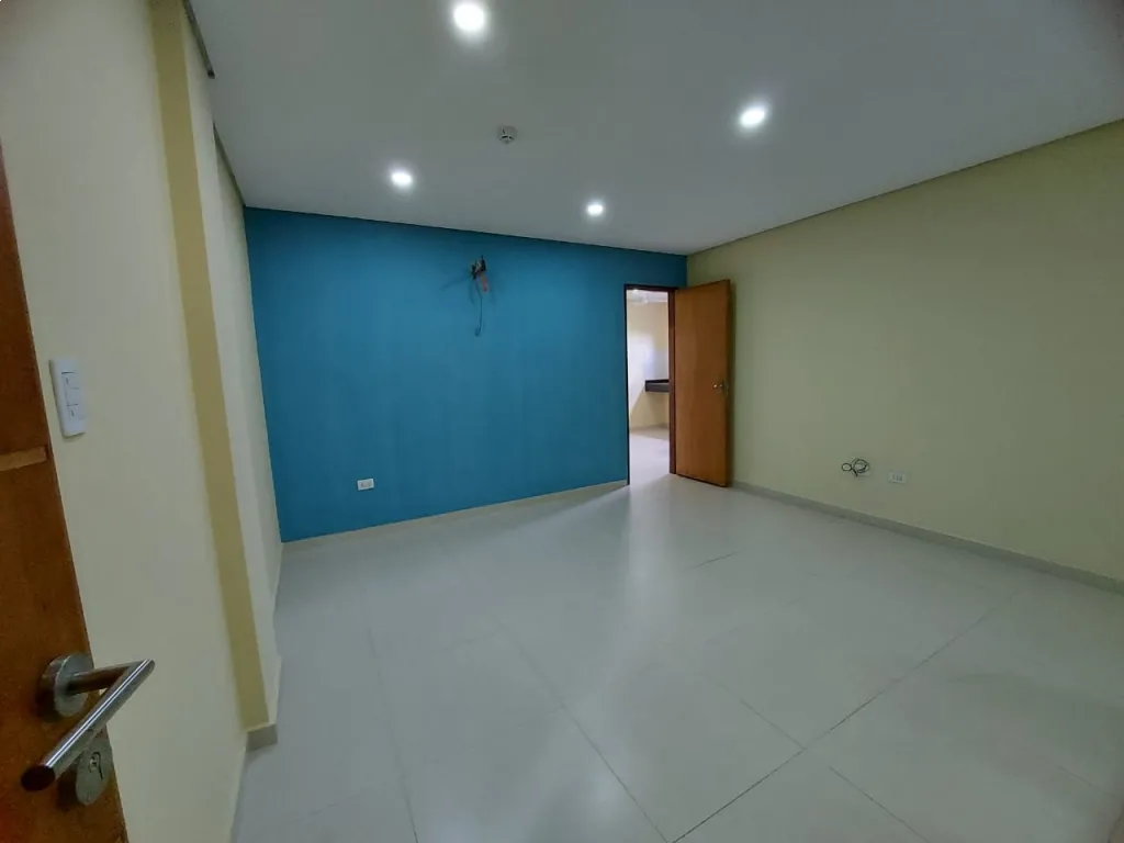 Se Alquila Departamento de 3 Dormitorios y 2 cocheras en San Vicente — foto 2