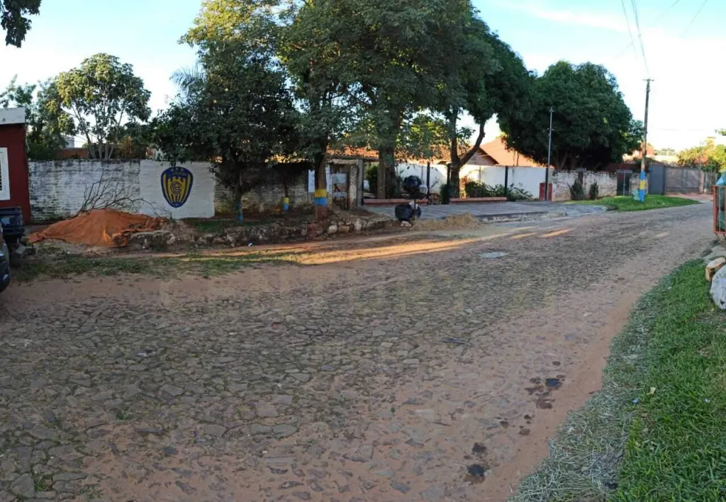 TERRENO EN LUQUE A LA VENTA. — foto 3