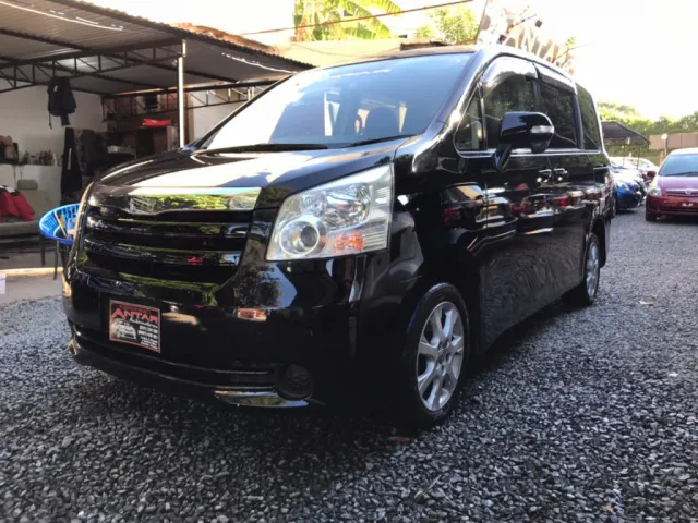 Toyota Noah 2008 — foto 4