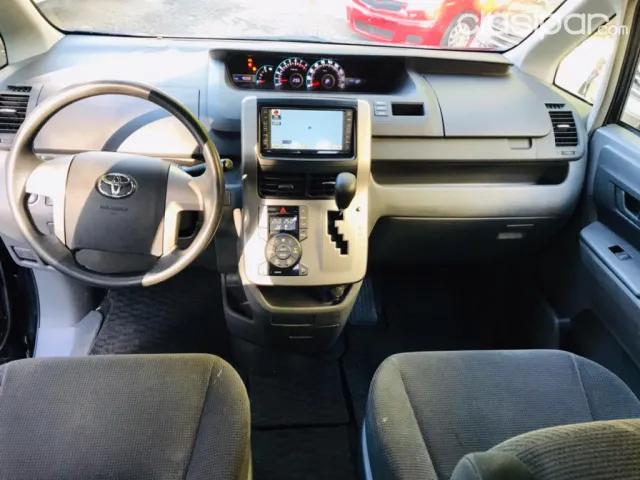 Toyota Noah 2008 - foto 8