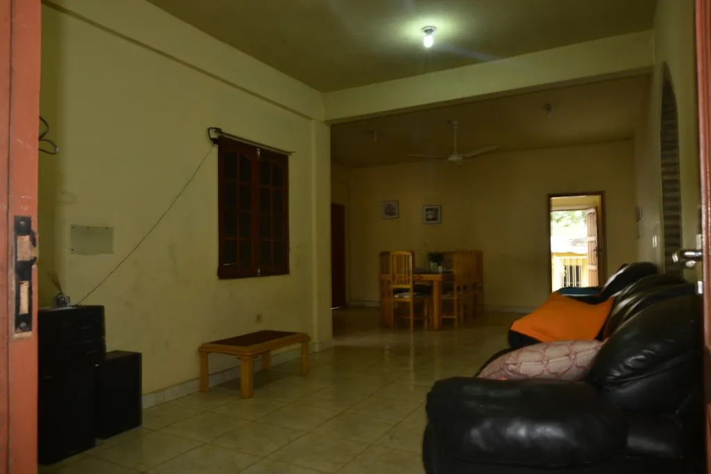 VENDO CASA DE 05 HABITACIONES EN EL BARRIO SANTO TOMAS DE PTE. FRANCO — foto 3