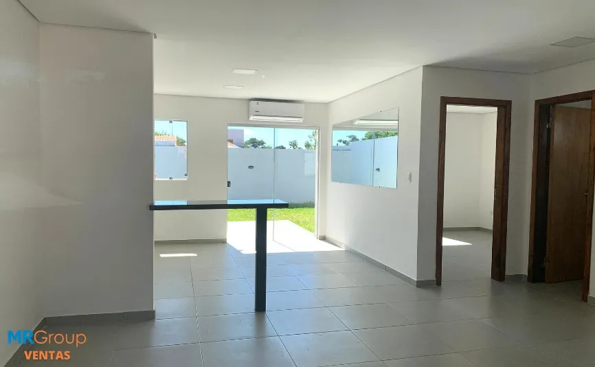 HERMOSO DUPLEX EN LUQUE DENTRO DE BARRIO CERRADO — foto 2
