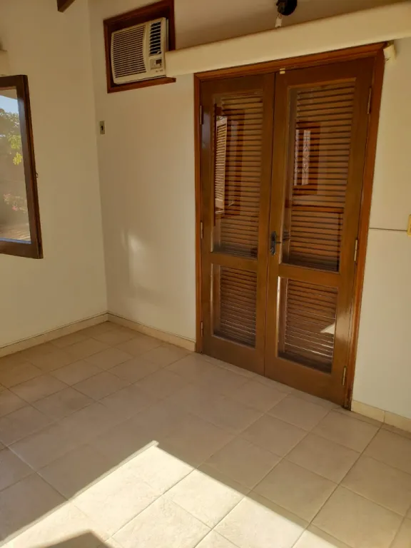 CARMELITAS: HERMOSO DUPLEX, 2 SUITES, JARDÍN, QUINCHO, PISCINA, 6.500.000 GS. — foto 3