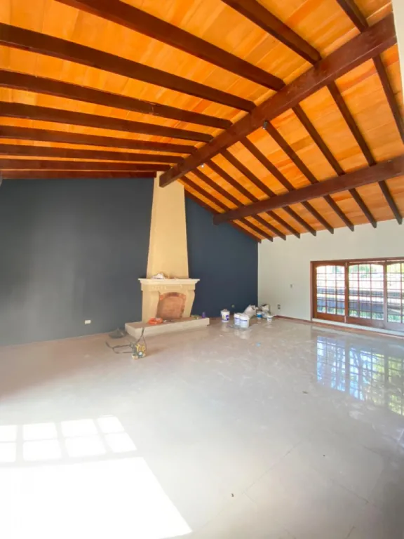 BO MCAL ESTIGARRIBIA: IMPECABLE RESIDENCIA, 4 DORMIT, AMPLIO PATIO, PISCINA, 5 PARKING. — foto 2