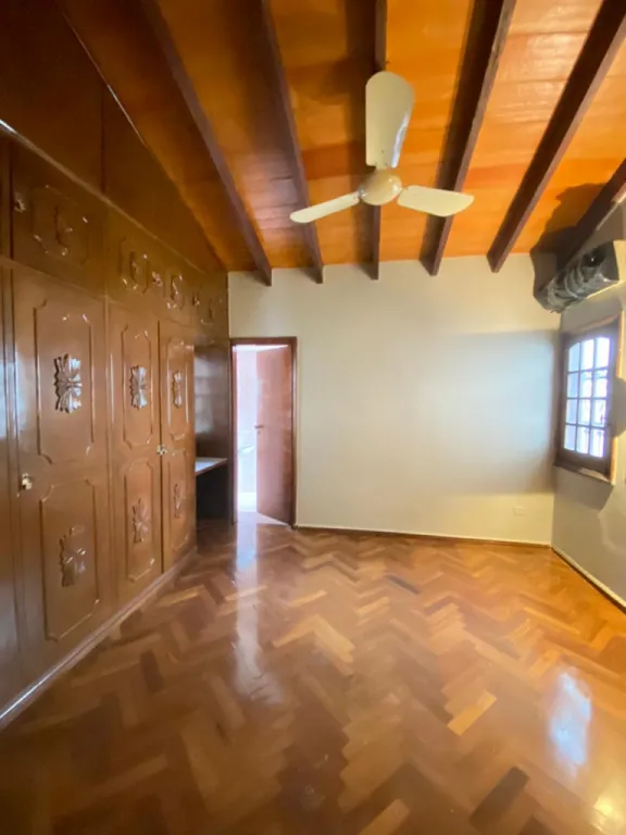 BO MCAL ESTIGARRIBIA: IMPECABLE RESIDENCIA, 4 DORMIT, AMPLIO PATIO, PISCINA, 5 PARKING. — foto 3