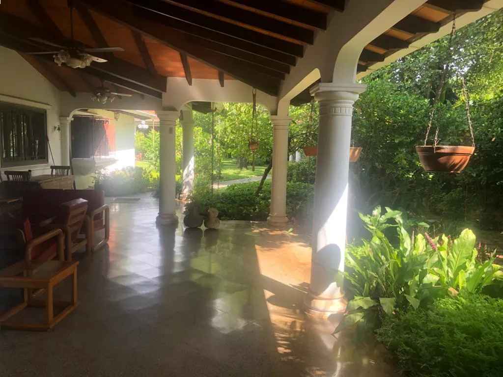 Vendo gran residencia estilo Colonial — foto 3