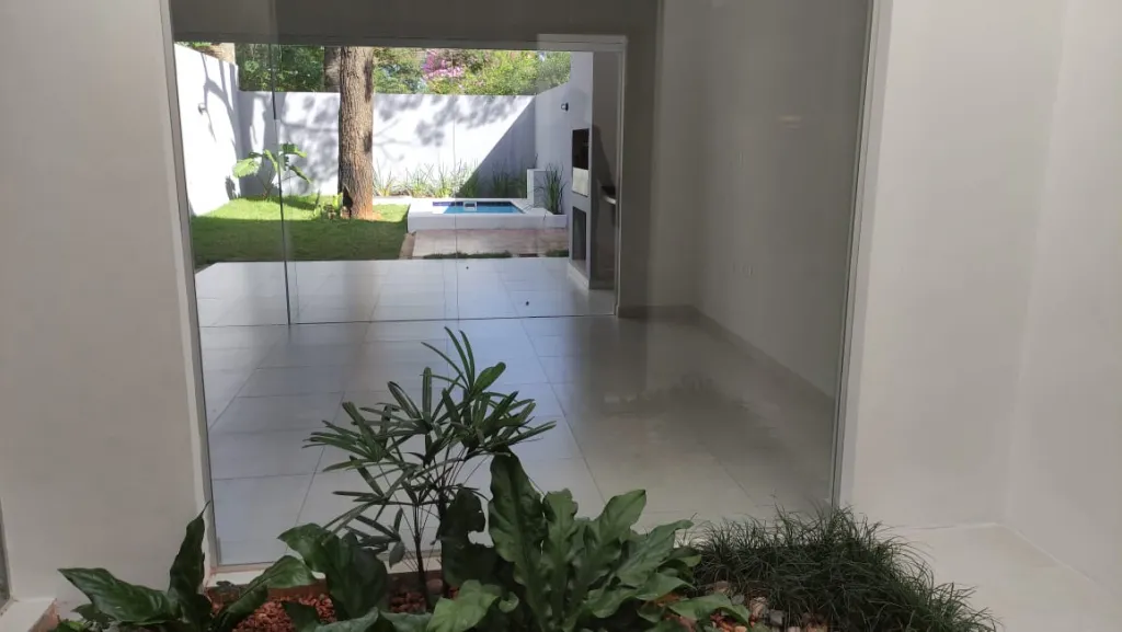 ALQUILO HERMOSO DUPLEX EN LUQUE. ZONA HOTEL BOURBON — foto 2