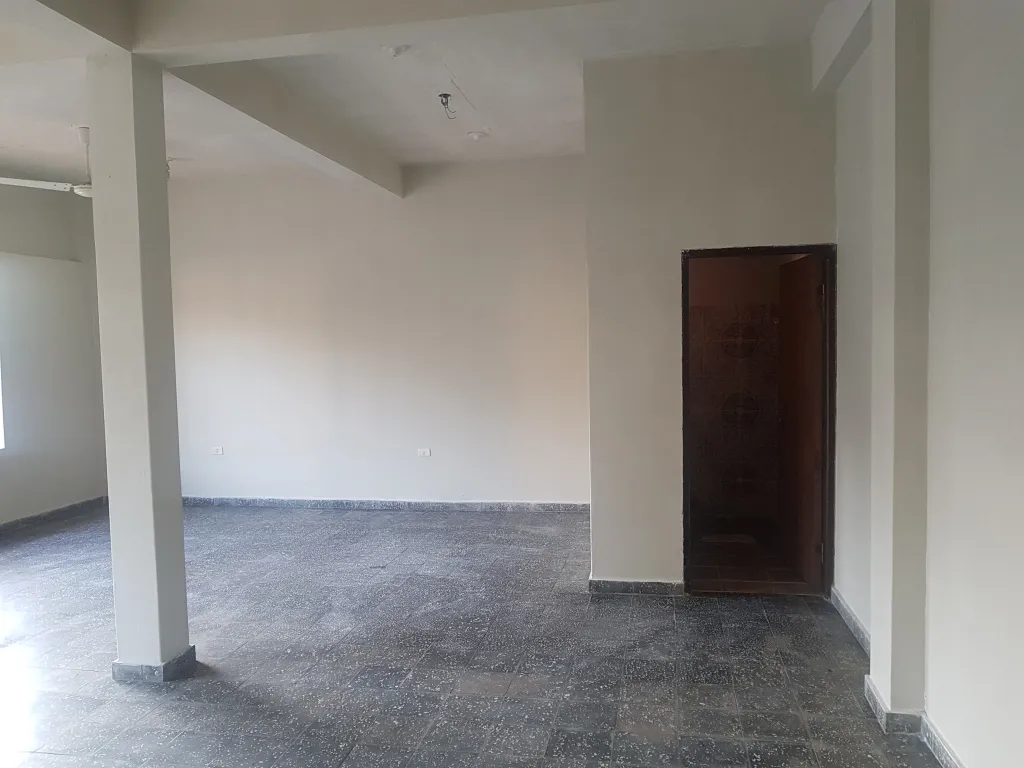 SALÓN COMERCIAL EN SAN ANTONIO — foto 2