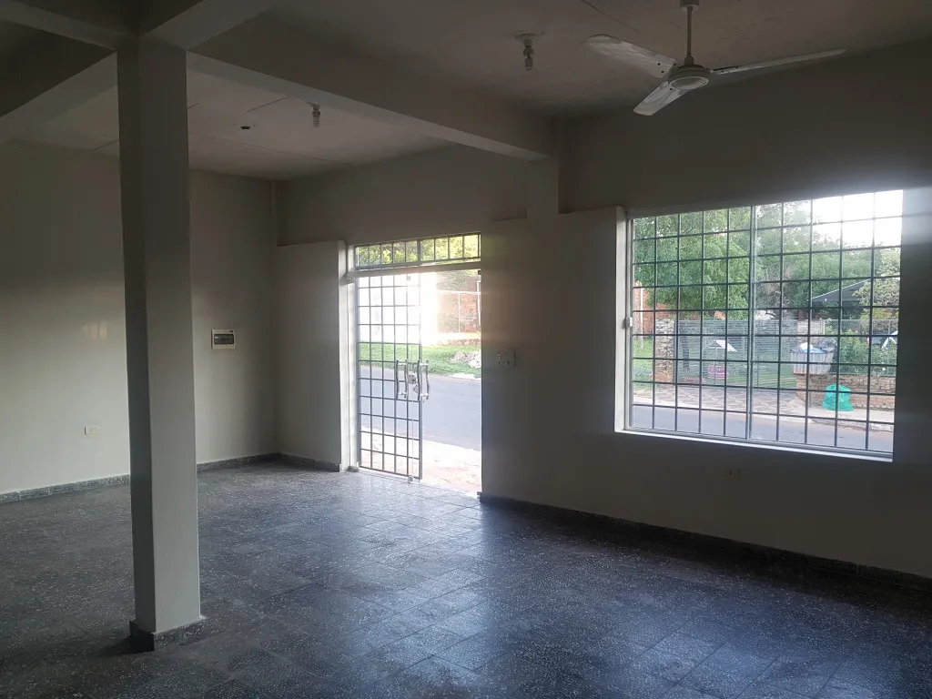 SALÓN COMERCIAL EN SAN ANTONIO — foto 3