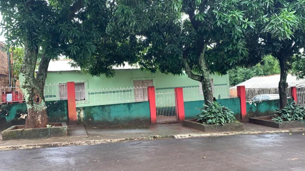 VENDO TERRENO 20X50 A 100METROS DE AV. BERNARDINO CABALLERO EN PLENO CENTRO DE PTE FRANCO — foto 2