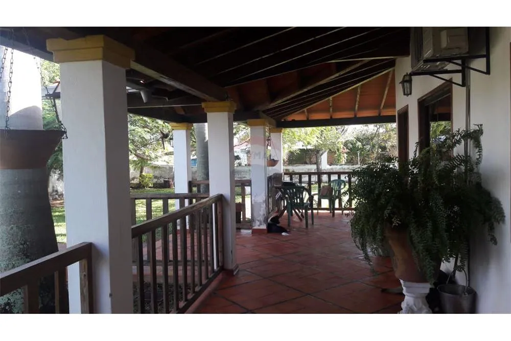 Vendo Amplia Casa en Barrio Cerrado de Limpio — foto 3