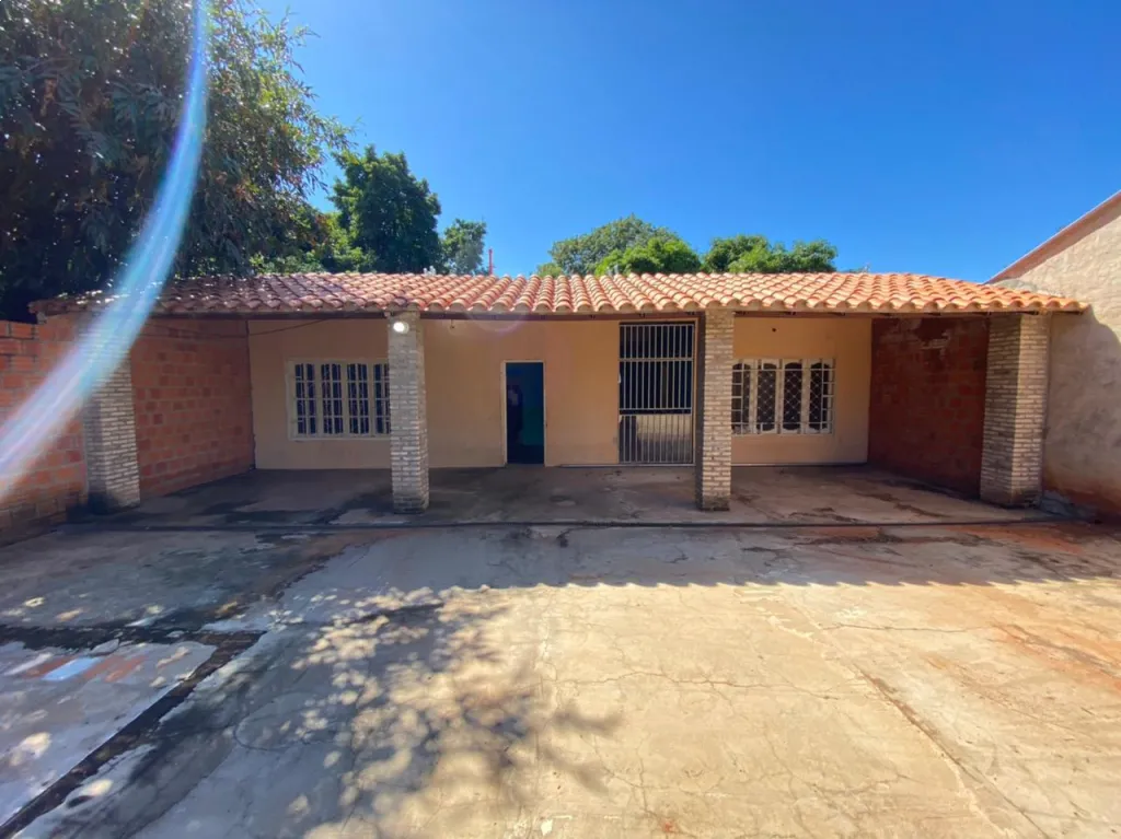 VENDO Casa en Ñemby con importante terreno. — foto 2