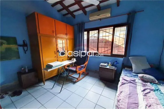 En Venta! Casa con 2 Salones Comerciales al frente — foto 3