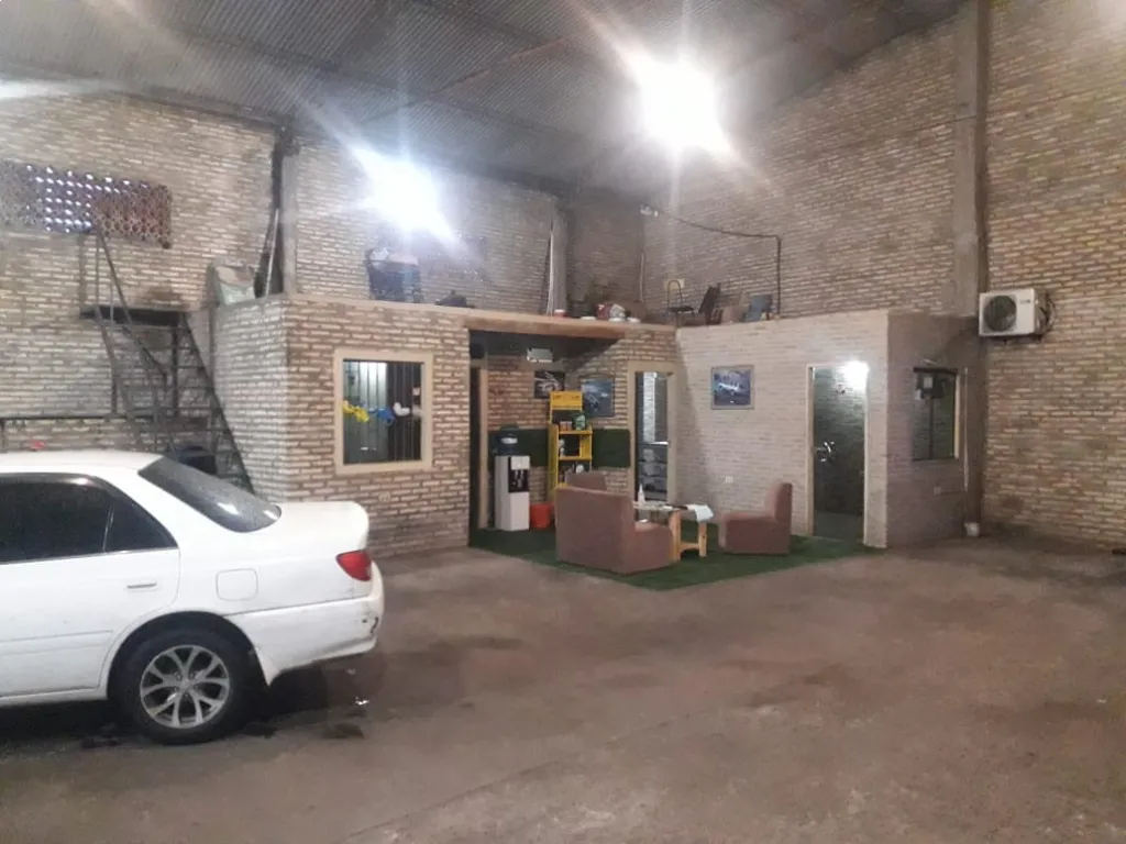 SUPER TINGLADO CON OFICINAS ZONA ACCESO SUR Gs.715.000.000.-!!! — foto 2