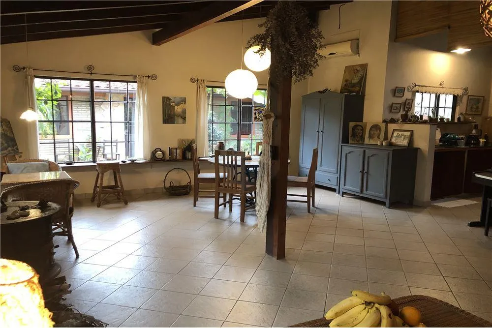 Venta, Casa Mediterránea con 2 Deptos. Guarambaré 648,000,000 ₲ — foto 3