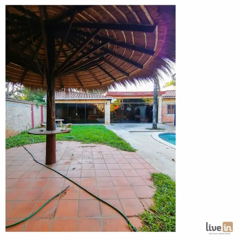 OFERTA! VENDO CASA DE 6 DORM CON PISCINA EN TRINIDAD — foto 2