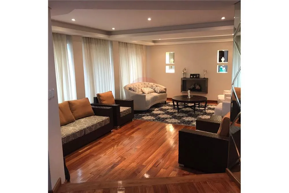 ALQUILO RESIDENCIA DE 4 DORMITORIOS SEMI AMOBLADA CON PISCINA EN MBURUCUYA — foto 3