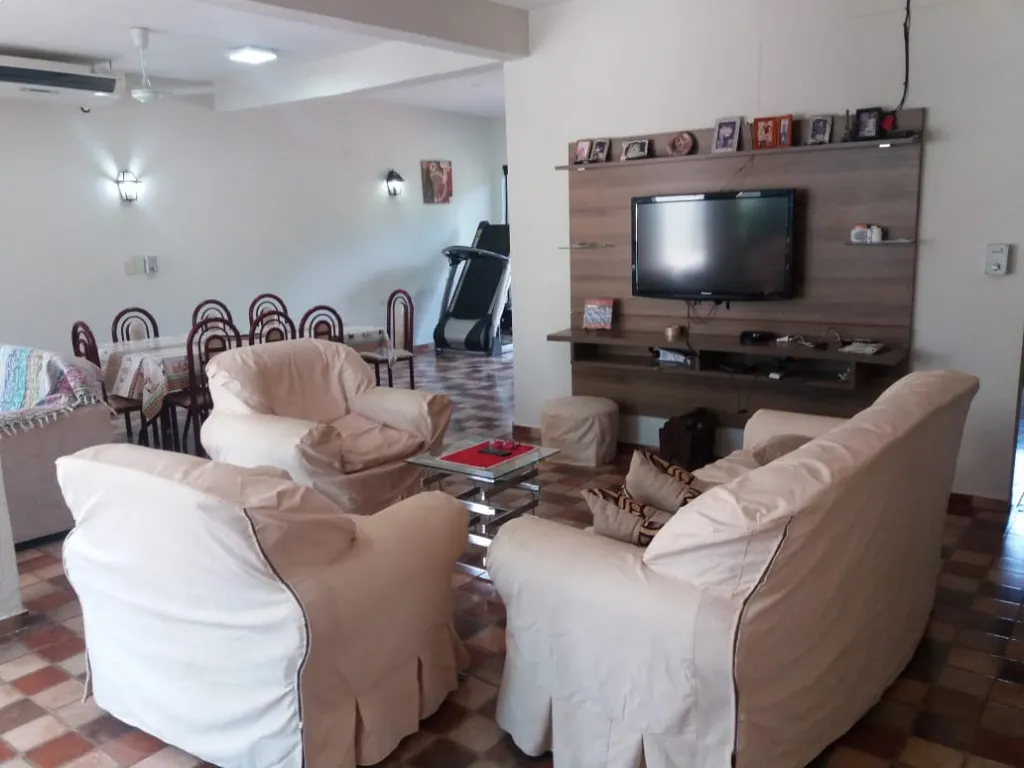 VENDO AMPLIA CASA EN ÑEMBY - BARRIO MBOCAJATY — foto 2