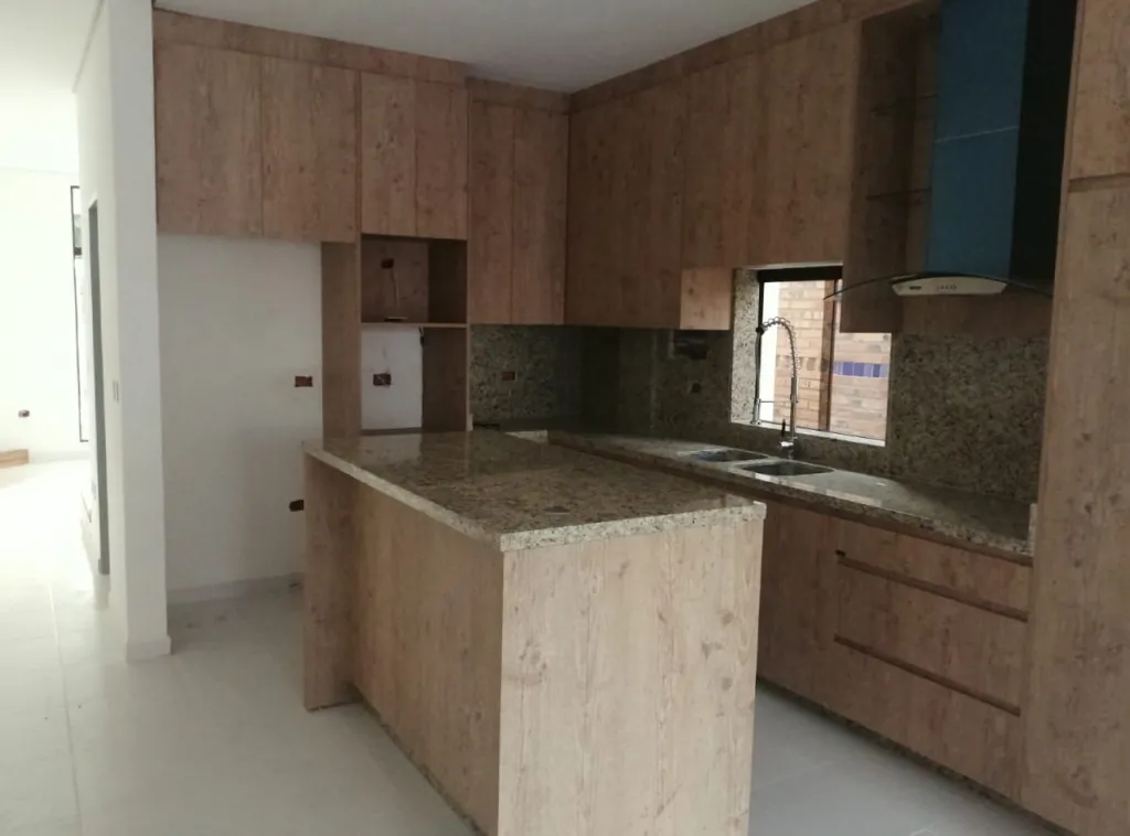 VENDO DUPLEX A ESTRENAR EN LUQUE — foto 2