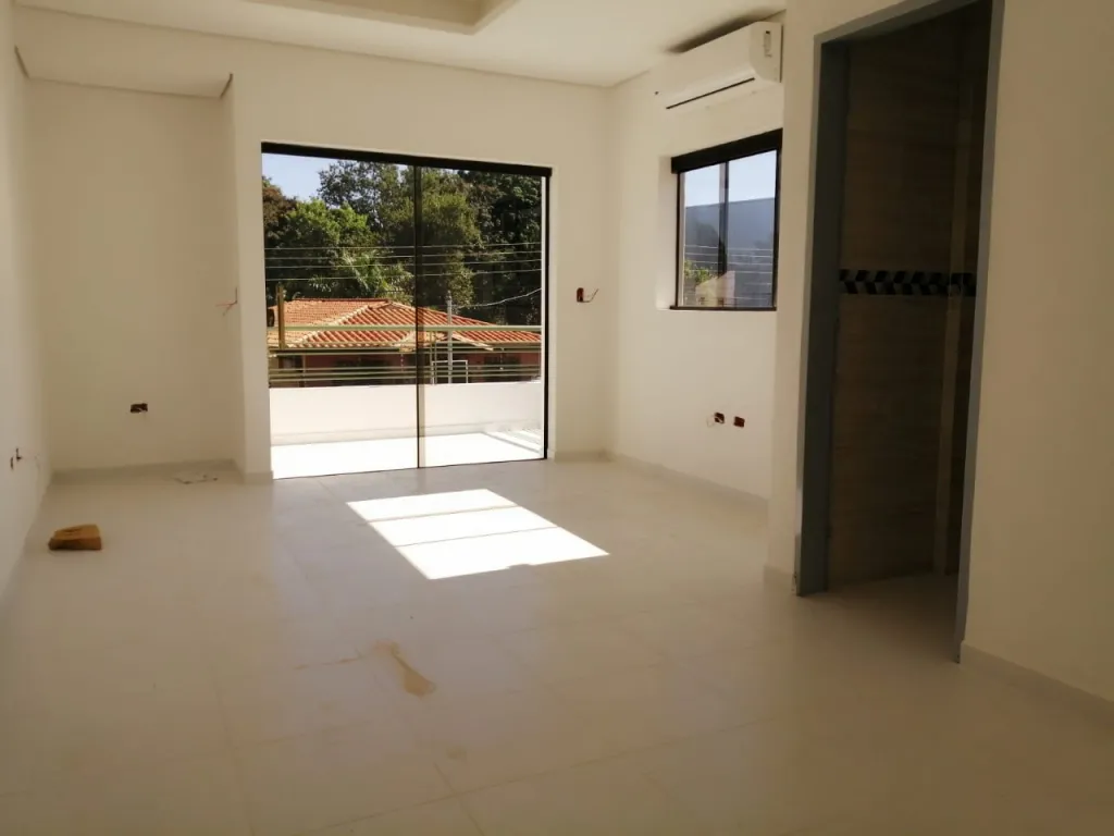 VENDO DUPLEX A ESTRENAR EN LUQUE — foto 3