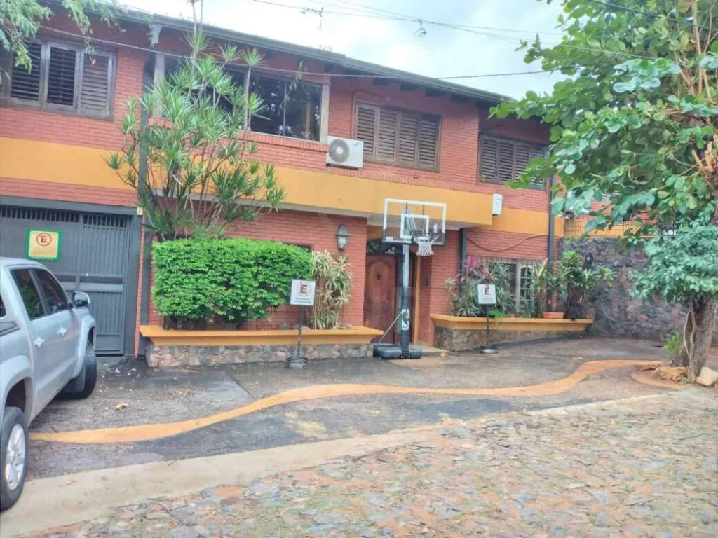 HERMOSA PROPIEDAD EN VENTA EN BARRIO JARA — foto 2