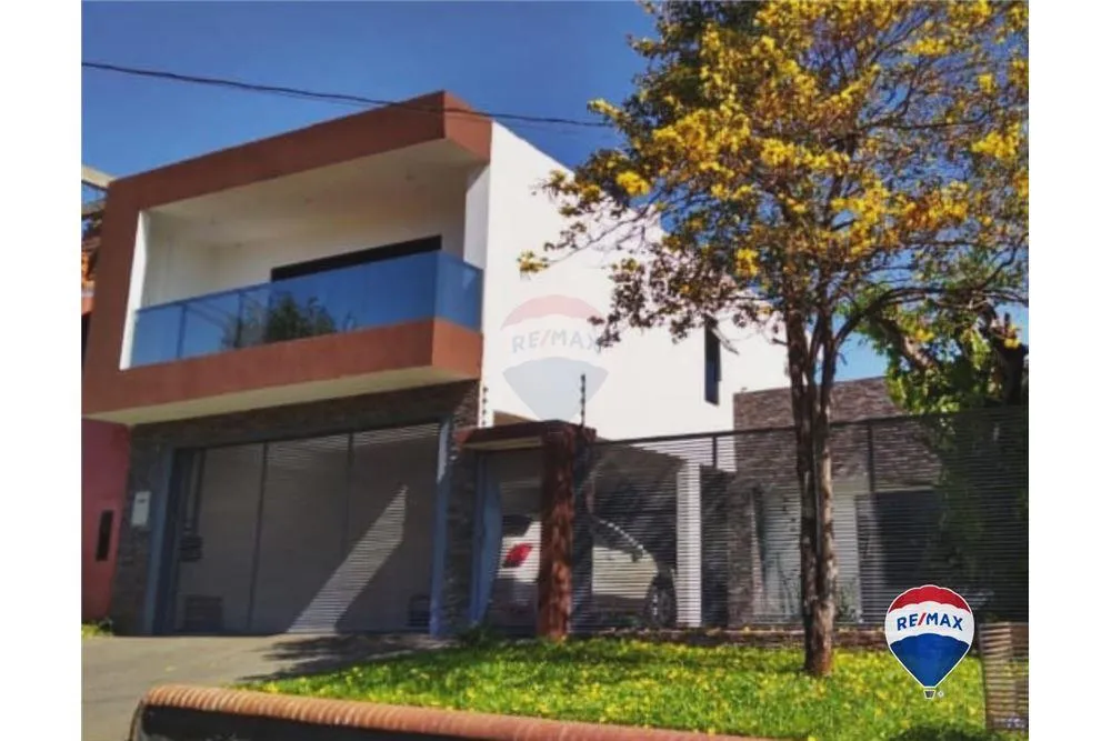 Vendo casa lujosa en el barrio San Francisco: 4 habitaciones y 3 baños. — foto 2