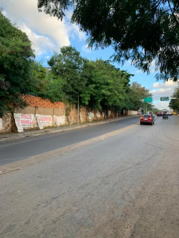 VENDO AMPLIO TERRENO EN BARRIO JARA — foto 3