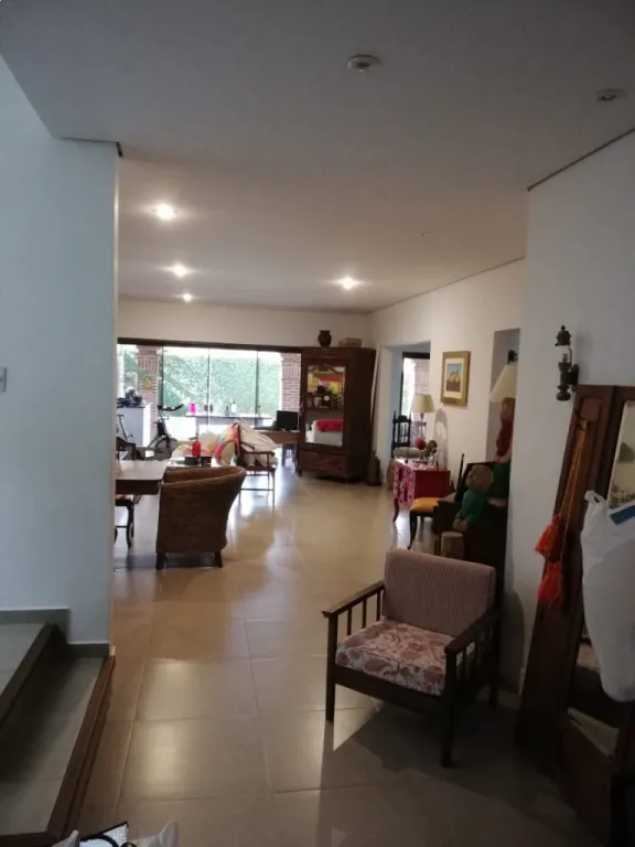 Hermosa casa en barrio Mburucuya — foto 3