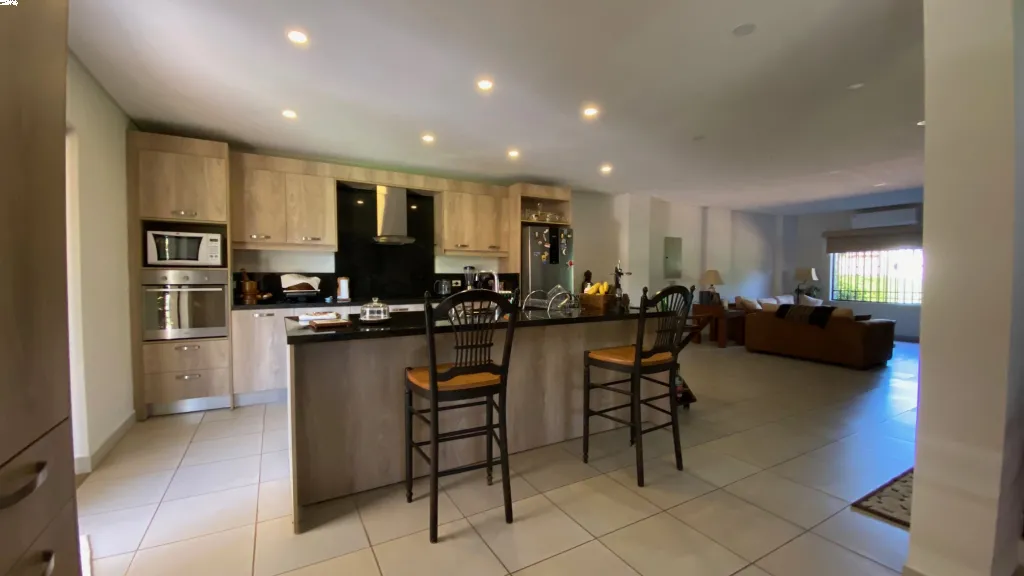 VENDO HERMOSA CASA EN ZONA JARDIN DE ORO - LUQUE — foto 2