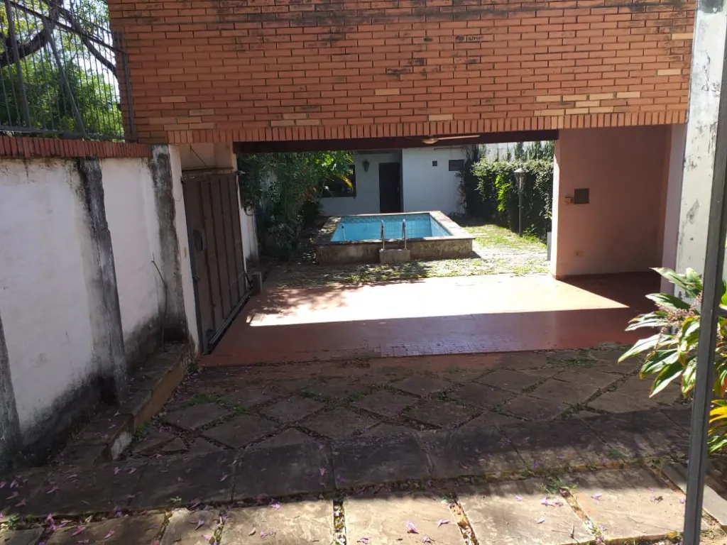 VENTA DE RESIDENCIA EN EL BARRIO MCAL LOPEZ — foto 2
