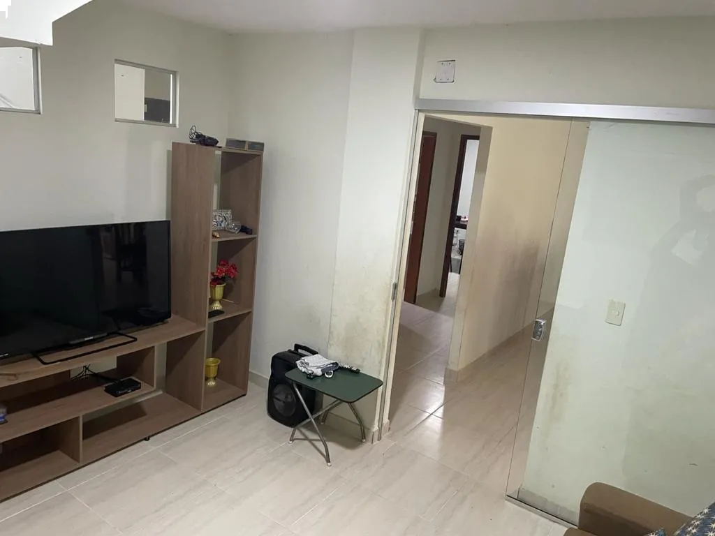 IMPONENTE RESIDENCIA EN LA CIUDAD DE SAN LORENZO. — foto 2