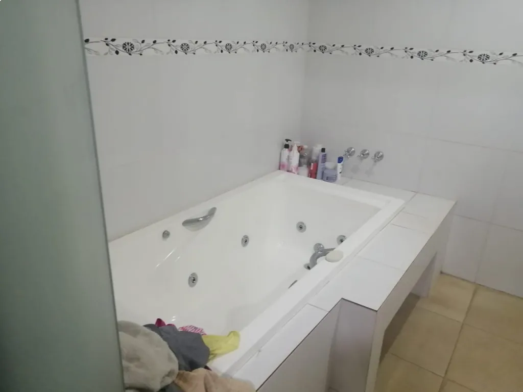 IMPONENTE RESIDENCIA EN LA CIUDAD DE SAN LORENZO. — foto 3