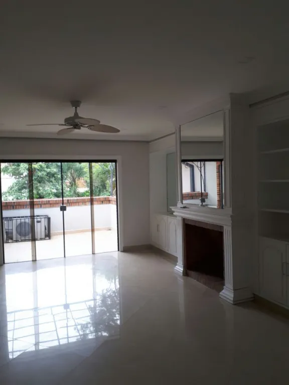 MANORÁ – COL. AMERICANO: ELEGANTE RESIDENCIA, 5 DORMIT, GRAN JARDÍN, PISCINA, 1.350.000USD — foto 3