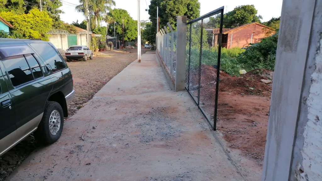 VENDO IEN OFERTA IMPORTANTE PROPIEDAD ZONA AVELINO MARTINEZ 2650 MTS2 ZONA SUPER KINGO — foto 3