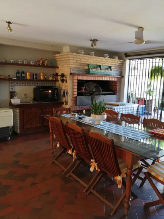 Vendo hermosa casa en Los Laureles frente a una plaza — foto 2