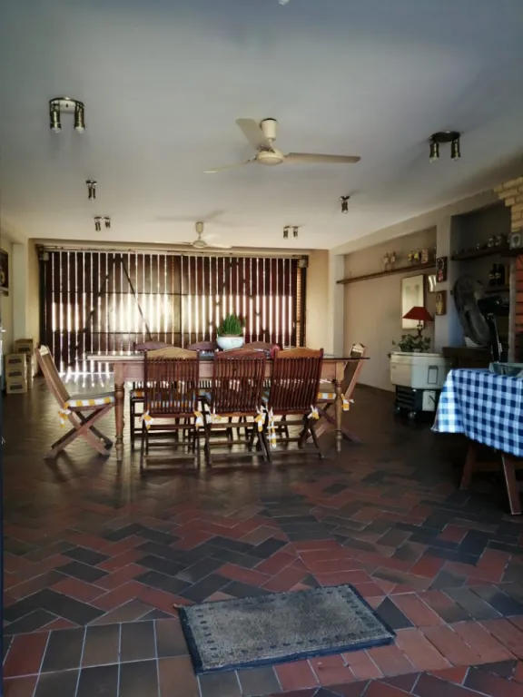 Vendo hermosa casa en Los Laureles frente a una plaza — foto 3